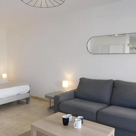 Apartment Beautiful Air-conditioned T1 