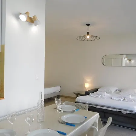 Apartment Beautiful Air-conditioned T1 